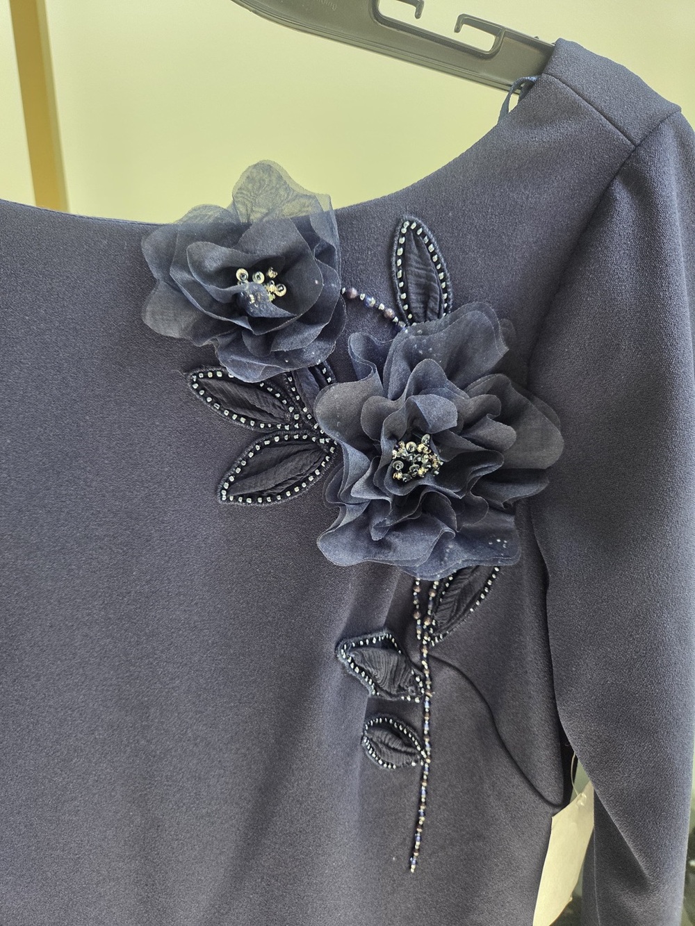 STRETCH CREPE 3/4 SLEEVE GOWN WITH ORGANZA APPLIQUE NAVY - Picture 5 of 8